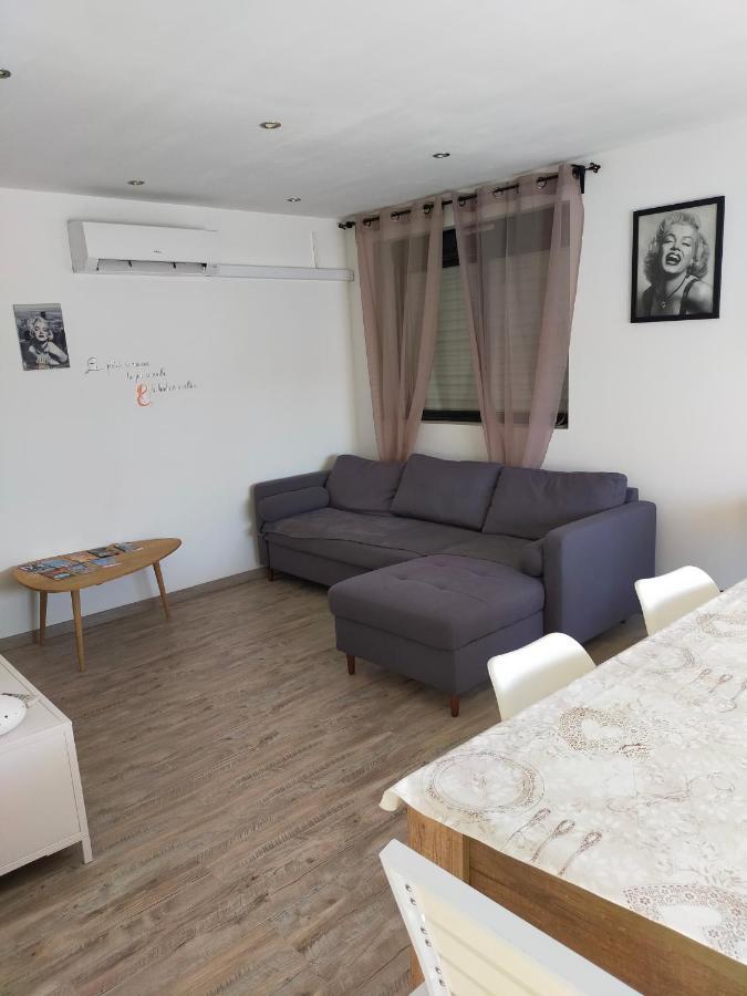 Logement Atypique Arles Bagian luar foto