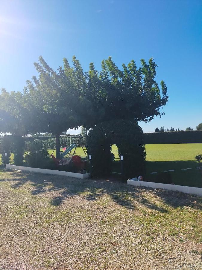 Logement Atypique Arles Bagian luar foto